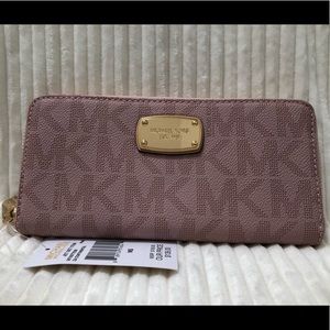 Michael Kors CONTINENTAL Zip Around Wallet